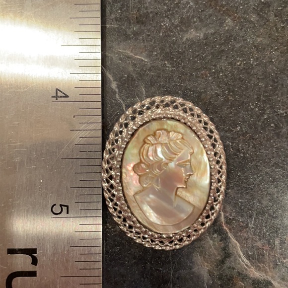 Vintage sterling silver and mother of pearl cameo brooch and pendant - Picture 6 of 6